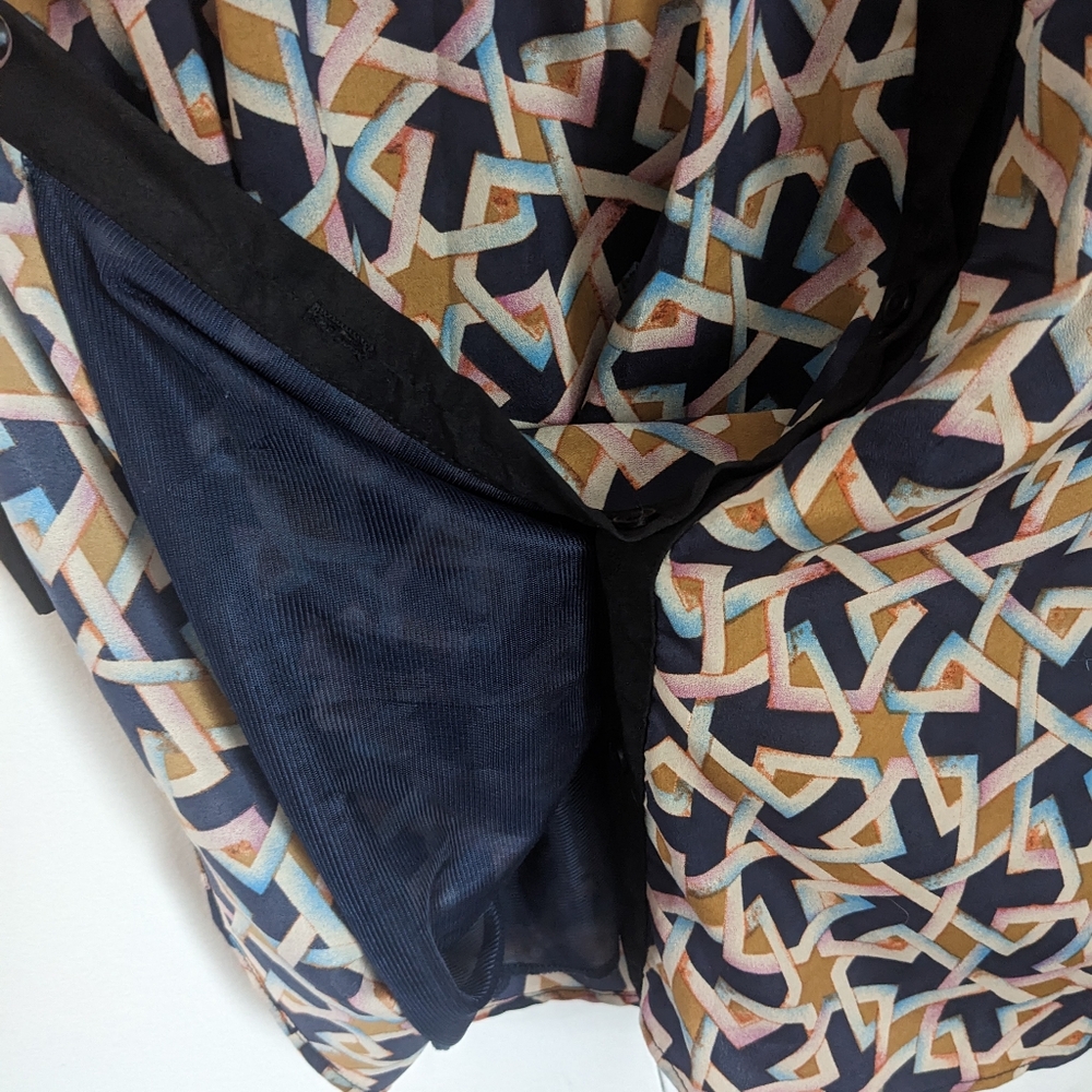Geometric long sleeve dress - Picture 3 of 5